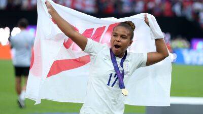 Alessia Russo - Ella Toone - Mary Earps - Manchester United sign Euro 2022 winner Nikita Parris from Arsenal - bt.com - Manchester