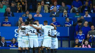 Spot-on Jorginho gives Chelsea opening win at Everton