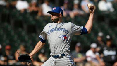 Jays reliever Mayza leaves games with apparent shoulder injury