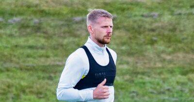 Hearts squad revealed with Stephen Kingsley in Hibs fitness sweat ahead of Edinburgh derby clash