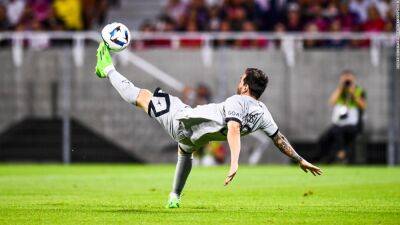 Lionel Messi - Kylian Mbappe - Leandro Paredes - Christophe Galtier - Lionel Messi scores acrobatic bicycle kick as PSG thrashes Clermont in season-opener - edition.cnn.com - France - Brazil - Argentina -  Paris - county Clermont