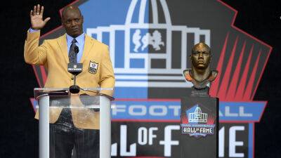 Bryant Young gives heartfelt Hall of Fame induction speech about his son
