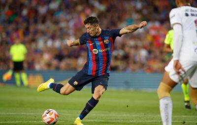 Lewandowski scores first Barcelona goal in Pumas rout