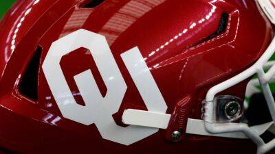 Longtime Oklahoma Sooners football assistant Cale Gundy resigns after reading aloud 'shameful' word off player's iPad