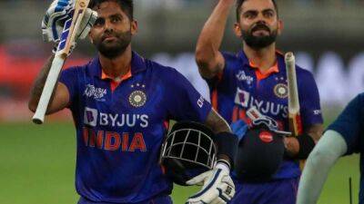 Asia Cup 2022: Virat Kohli Bows To Suryakumar Yadav After Batter's Four Sixes In One Over vs Hong Kong. Watch