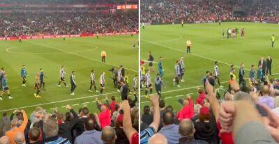 Eddie Howe - Fabio Carvalho - Newcastle United - Virgil Van-Dijk - Roberto Firmino - Alexander Isak - Liverpool fans react to Newcastle players walking off the pitch after dramatic win - givemesport.com - Liverpool