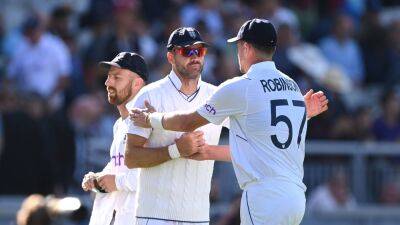 James Anderson - Ollie Robinson - Harry Brook - Keegan Petersen - Brendon Maccullum - Craig Overton - Glenn Macgrath - England name unchanged squad for third Test against South Africa - thenationalnews.com - Manchester - Australia - South Africa