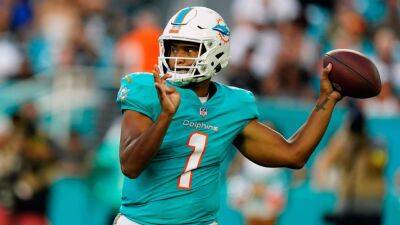 Mike Macdaniel - Miami Dolphins QB Tua Tagovailoa voted team captain for first time - espn.com - county Howard - Jersey -  Holland