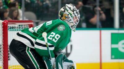 Stars sign RFA G Oettinger to three-year deal