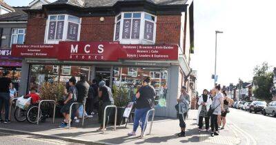 Huge queues around the corner to buy school uniforms in Burnage - manchestereveningnews.co.uk - Manchester - county Clark - county Lane