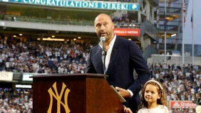 New York Yankees honor ex-captain Derek Jeter on Hall of Fame induction