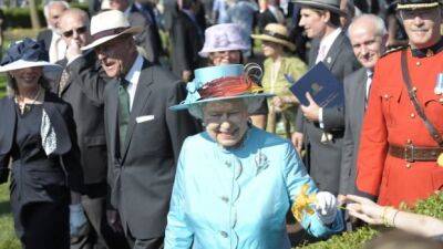 Queen Elizabeth took her horse racing seriously when she attended Queen's Plate