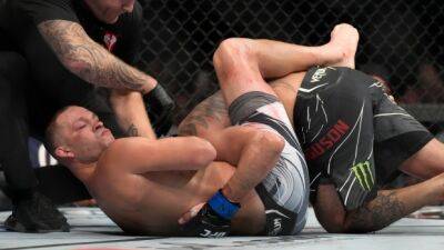 Nate Diaz - Tony Ferguson - Kevin Holland - Diaz chokes out Ferguson to end chaotic UFC 279 - tsn.ca -  Las Vegas