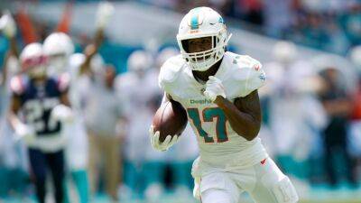 Miami Dolphins extend lead over New England Patriots on Tua Tagovailoa's 42-yard TD to Jaylen Waddle