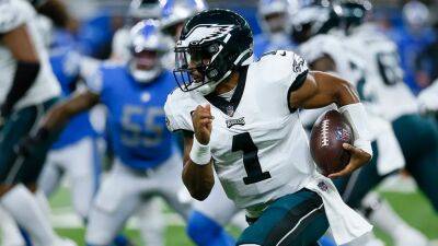 Jalen Hurts leads high-powered Eagles offense to victory over Lions