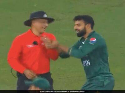 Watch: Pakistan's Shadab Khan Jokingly Tries To Raise Umpire's Finger After Failed DRS
