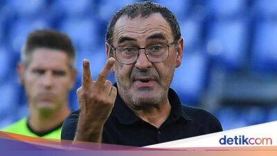 Duh, Maurizio Sarri Acungkan Jari Tengah di Laga Lazio Vs Verona