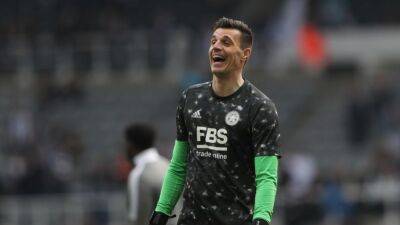 Everton sign goalkeeper Jakupovic as cover after injuries - channelnewsasia.com