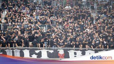 Panas! Dua Fans Frankfurt Beri Salam Nazi ke Suporter Marseille