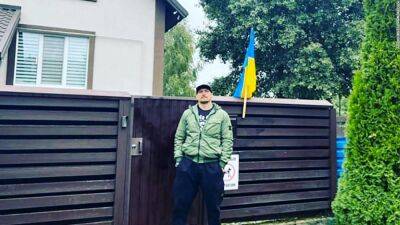 Oleksandr Usyk - Oleksandr Usyk: Boxing world champion shares images from family home in Ukrainian area previously held by Russians - edition.cnn.com - Russia - Ukraine - county Foster