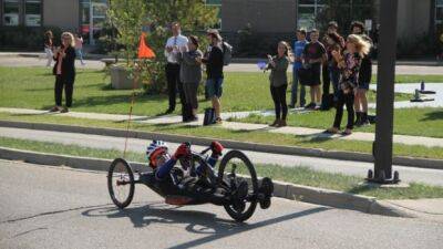 Man makes 400 km handbike trek to Humboldt, Sask., to share story of overcoming trauma - cbc.ca