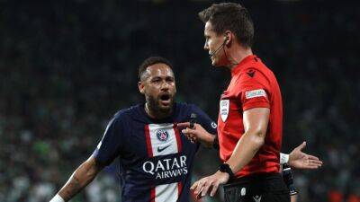 Lucas Paquetá - PSG's Neymar slams Champions League referee on Twitter after booking for trademark celebration - espn.com - France - Germany