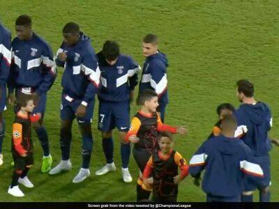 Lionel Messi - Leo Messi - Christophe Galtier - Paris Saint-Germain - Watch: Kids In Awe Of Lionel Messi, Hug Superstar Ahead Of Champions League Game - sports.ndtv.com