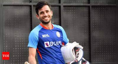 Ravi Bishnoi - Asia Cup - Asif Ali - That day, it could have been me instead of him: Ravi Bishnoi on Arshdeep Singh's dropped catch against Pakistan - timesofindia.indiatimes.com - Britain - New Zealand - India - Pakistan -  Chennai -  Sanju