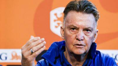Van Gaal trims Netherlands squad as he shows World Cup hand