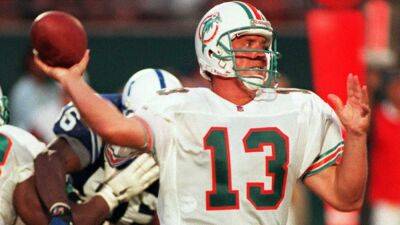 Dan Marino says he considered leaving Dolphins to win Super Bowl elsewhere