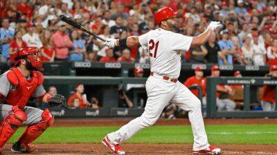 St. Louis Cardinals' Albert Pujols mashes 698th career home run vs. Cincinnati Reds