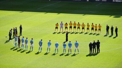 Wolverhampton Wanderers and Manchester City observe minute's silence, sing national anthem ahead of match
