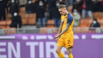 AS Roma defender Karsdorp to undergo knee surgery