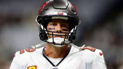Tom Brady - Mike Evans - Leonard Fournette - Chris Godwin - Tampa Bay Buccaneers QB Tom Brady throws tablet in frustration against Saints - espn.com - state Indiana -  New Orleans - county Wells - county Bay