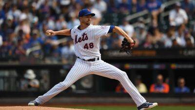 Jacob deGrom breaks 108-year-old MLB record in Mets win