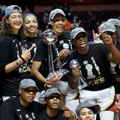 Gregg Popovich - Becky Hammon - Mark Davis - Las Vegas Aces win their first WNBA title, beating Connecticut Sun in Game 4 of Finals; Chelsea Gray named MVP - espn.com -  San Antonio -  Las Vegas - state Utah - state Connecticut - county Gray