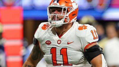 Clemson Tigers defensive tackle Bryan Bresee back on campus following death of 15-year-old sister, will return home with 40 team members for funeral services