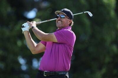 Mickelson 'wholeheartedly' expects LIV golfers at majors