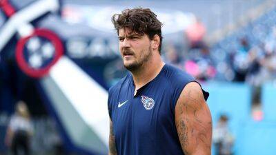 Titans' Taylor Lewan carted off with knee injury vs. Bills - foxnews.com - New York - state Tennessee - state New York - state South Carolina -  Nashville - county Park