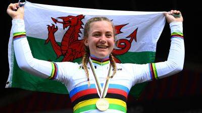 Zoe Backstedt destroys field to grab junior time trial gold for Britain at Road World Championships