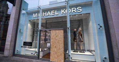 Man smashes through glass door at Michael Kors and steals designer items - manchestereveningnews.co.uk - Manchester