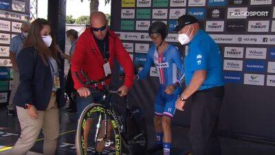 'Oh dear!' – Rider misses time trial start after bike arrives late at Road World Championships - eurosport.com - Britain - Czech Republic