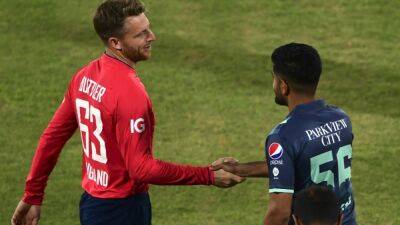 Dawid Malan - Mark Wood - Jonny Bairstow - Jos Buttler - Chris Woakes - Liam Livingstone - Chris Jordan - Alex Hales - Reece Topley - Moeen Ali - Pakistan vs England, 1st T20I Live Score Updates: Babar Azam and Co. Eye For Win - sports.ndtv.com - Sri Lanka - Jordan - Pakistan -  Karachi