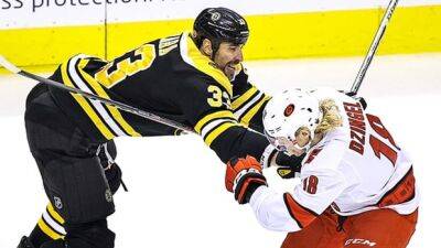 Towering D-man Zdeno Chara signs 1-day contract to end NHL career with Bruins