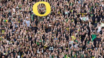 Oregon high school football recruit left game at halftime amid 'f--- the Mormons' chants - foxnews.com - Florida - county Miami - state Oregon -  Salem - state South Carolina