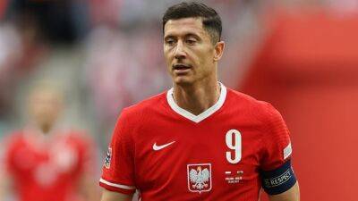 Poland's Lewandowski to take blue-yellow armband to World Cup in support of Ukraine