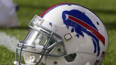 Bills OL Hart suspended for one game for punching Titans coach