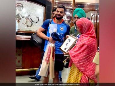 Ricky Ponting - Virat Kohli - Sachin Tendulkar - Watch: Fan Gifts Virat Kohli A Painting During Training Session In Mohali - sports.ndtv.com - Australia - India - Pakistan