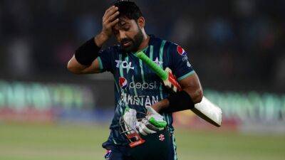 Babar Azam - Harry Brook - Alex Hales - Moeen Ali - Pakistan vs England: Mohammad Rizwan Dances Down The Track, But Is Beaten By Moeen Ali's Spin - sports.ndtv.com - Pakistan