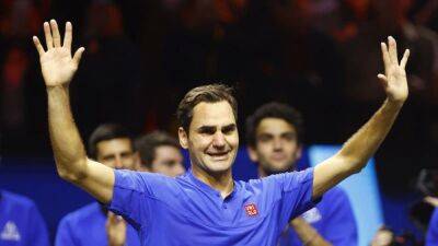 Federer's grand finale ends in defeat
